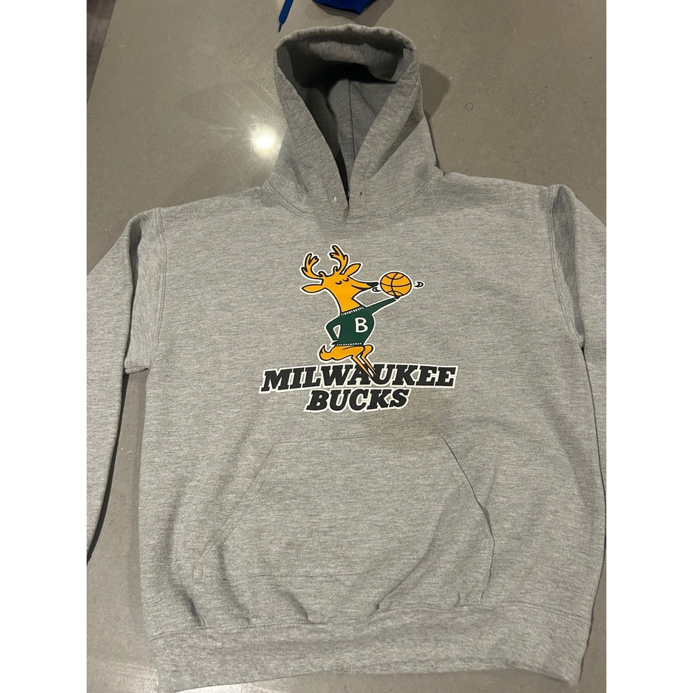 Milwaukee Bucks‎ Deer Graphic Hoodie Sweatshirt Men's Size Medium Gray Gildan
